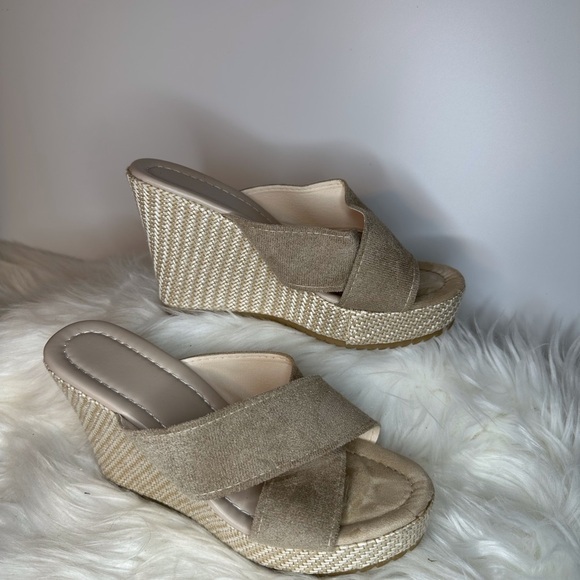 Source Unknown Tan Wedge Shoes with Cushioned Straps - Picture 1 of 6